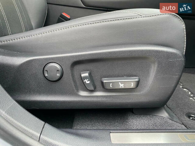 Серый Лексус РХ, объемом двигателя 2 л и пробегом 27 тыс. км за 48900 $, фото 32 на Automoto.ua