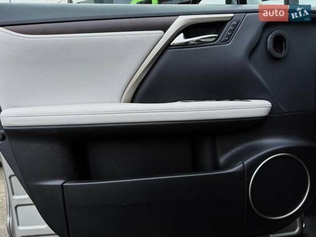 Серый Лексус РХ, объемом двигателя 3.5 л и пробегом 47 тыс. км за 57700 $, фото 29 на Automoto.ua