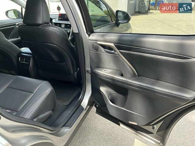 Серый Лексус РХ, объемом двигателя 2 л и пробегом 18 тыс. км за 52000 $, фото 12 на Automoto.ua