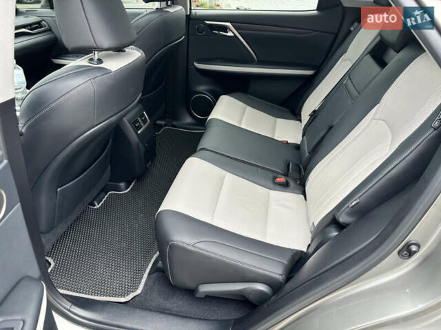 Серый Лексус РХ, объемом двигателя 3.46 л и пробегом 46 тыс. км за 57500 $, фото 9 на Automoto.ua