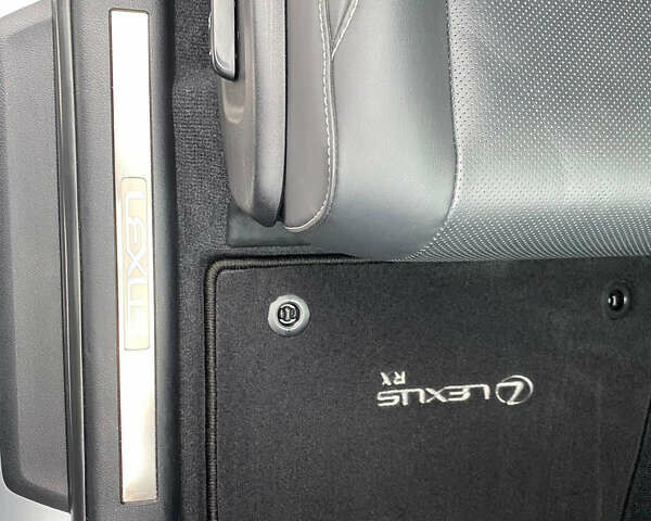 Сірий Лексус РХ, об'ємом двигуна 2 л та пробігом 27 тис. км за 49500 $, фото 22 на Automoto.ua