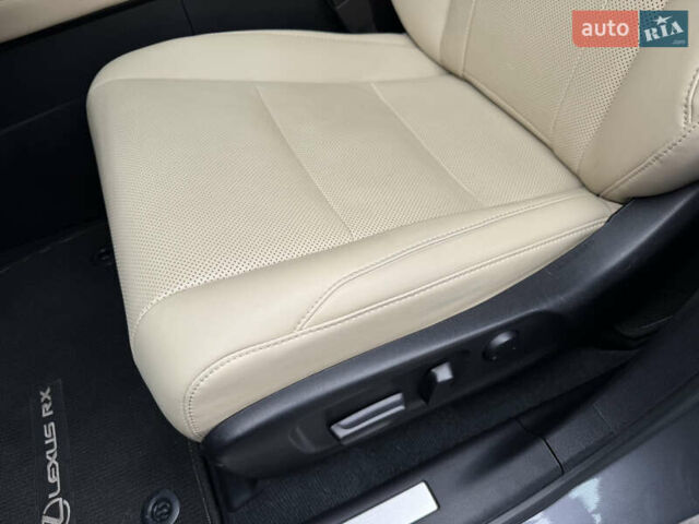 Серый Лексус РХ, объемом двигателя 3.46 л и пробегом 18 тыс. км за 53000 $, фото 40 на Automoto.ua