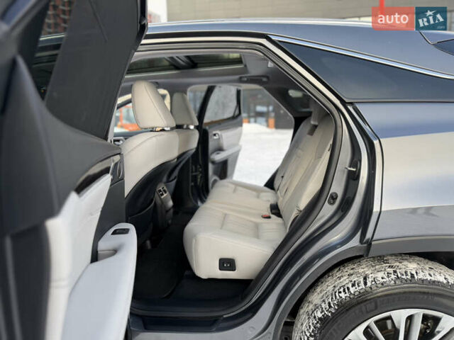 Серый Лексус РХ, объемом двигателя 3.5 л и пробегом 25 тыс. км за 46990 $, фото 66 на Automoto.ua