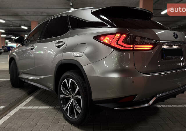 Серый Лексус РХ, объемом двигателя 3.46 л и пробегом 17 тыс. км за 57000 $, фото 3 на Automoto.ua
