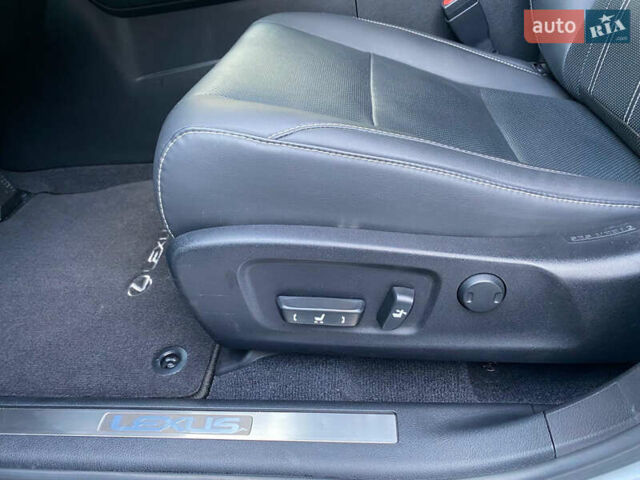 Сірий Лексус РХ, об'ємом двигуна 2 л та пробігом 27 тис. км за 49500 $, фото 30 на Automoto.ua