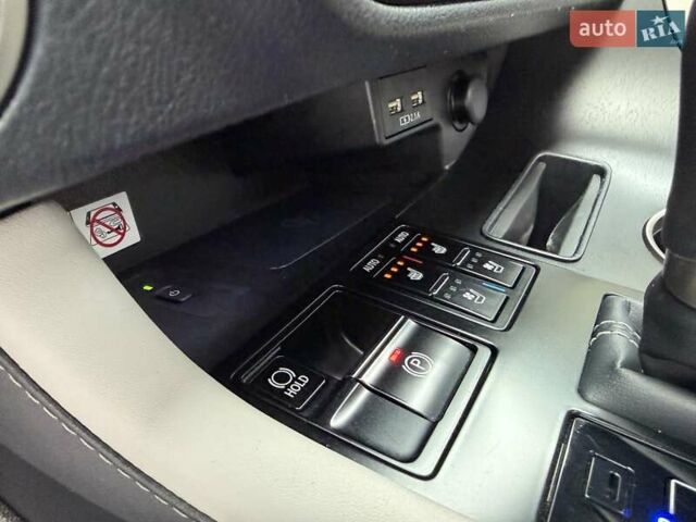 Серый Лексус РХ, объемом двигателя 3.46 л и пробегом 47 тыс. км за 53500 $, фото 26 на Automoto.ua