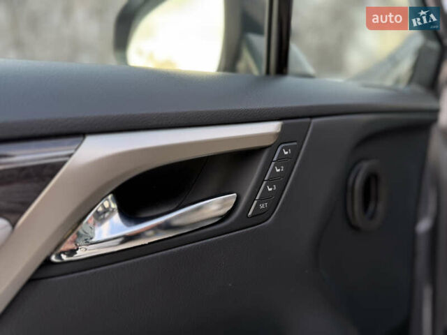 Серый Лексус РХ, объемом двигателя 3.5 л и пробегом 25 тыс. км за 46990 $, фото 49 на Automoto.ua