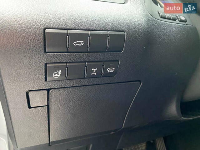 Сірий Лексус РХ, об'ємом двигуна 2 л та пробігом 27 тис. км за 49500 $, фото 14 на Automoto.ua