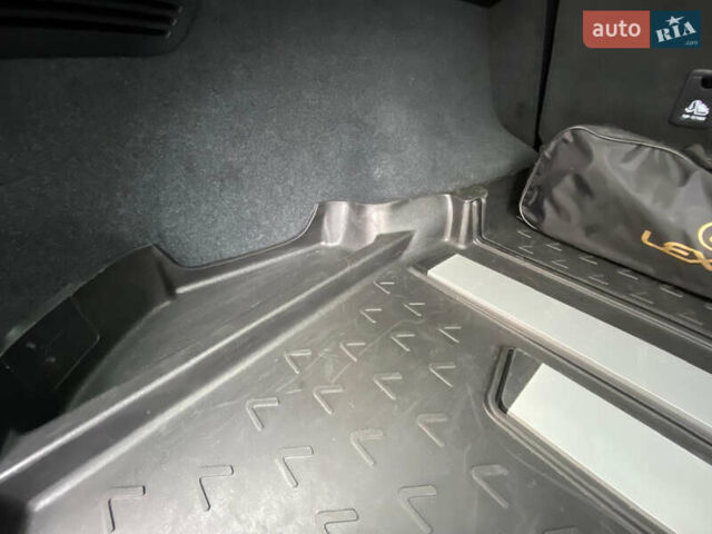 Сірий Лексус РХ, об'ємом двигуна 2 л та пробігом 27 тис. км за 49500 $, фото 30 на Automoto.ua