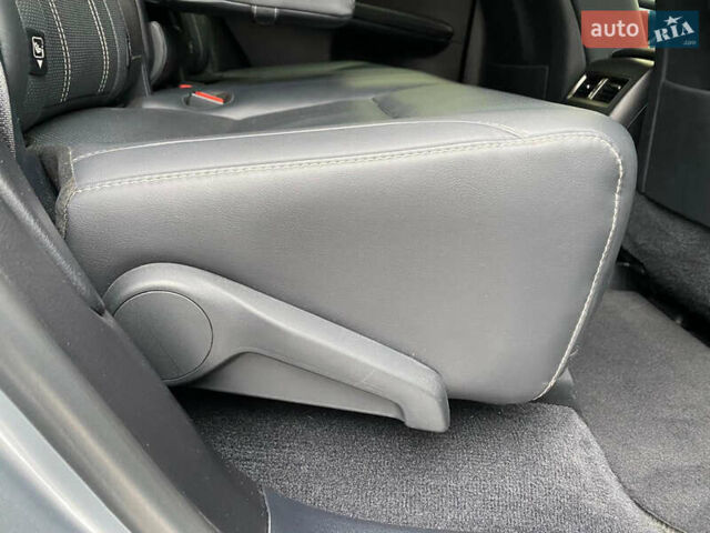 Сірий Лексус РХ, об'ємом двигуна 2 л та пробігом 27 тис. км за 49500 $, фото 25 на Automoto.ua