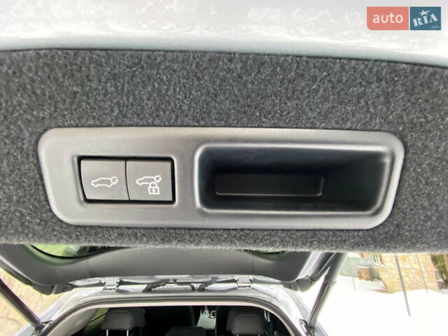 Сірий Лексус РХ, об'ємом двигуна 2 л та пробігом 27 тис. км за 49500 $, фото 35 на Automoto.ua