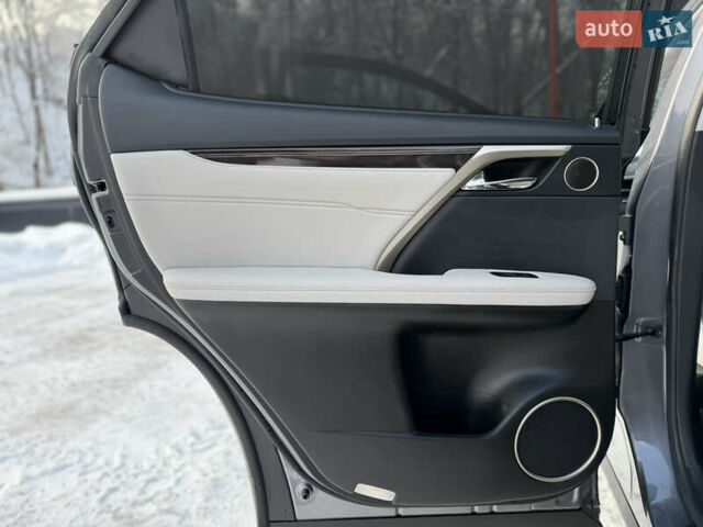 Серый Лексус РХ, объемом двигателя 3.5 л и пробегом 25 тыс. км за 46990 $, фото 64 на Automoto.ua