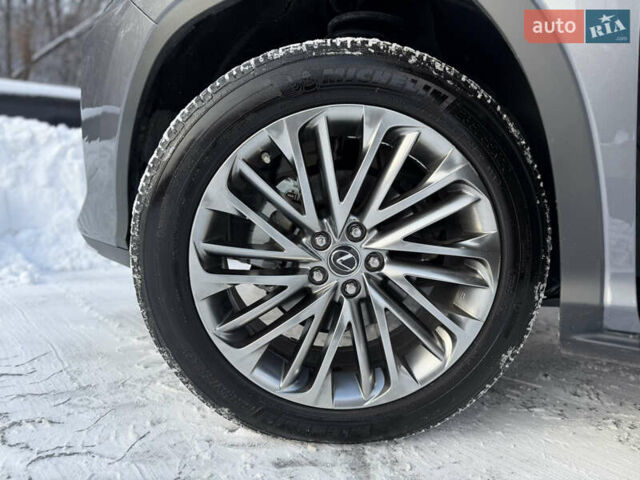 Серый Лексус РХ, объемом двигателя 3.5 л и пробегом 25 тыс. км за 46990 $, фото 43 на Automoto.ua
