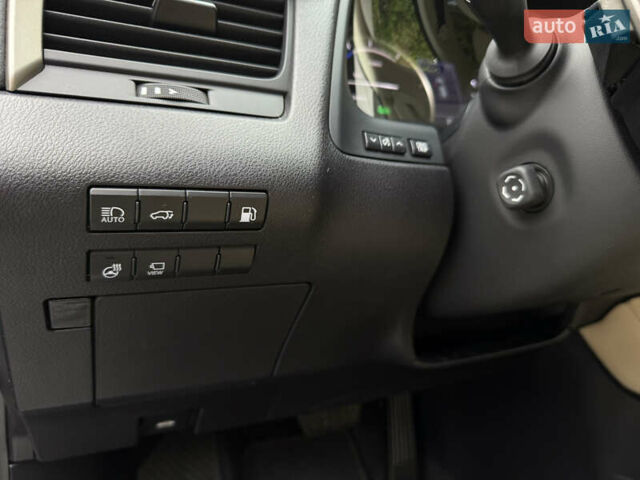 Серый Лексус РХ, объемом двигателя 3.46 л и пробегом 18 тыс. км за 53000 $, фото 31 на Automoto.ua