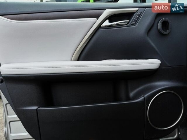 Сірий Лексус РХ, об'ємом двигуна 3.5 л та пробігом 48 тис. км за 55999 $, фото 29 на Automoto.ua