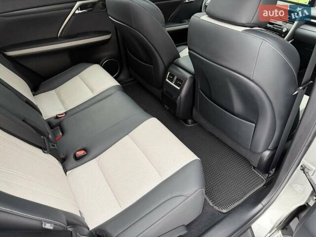 Серый Лексус РХ, объемом двигателя 3.46 л и пробегом 47 тыс. км за 53500 $, фото 29 на Automoto.ua