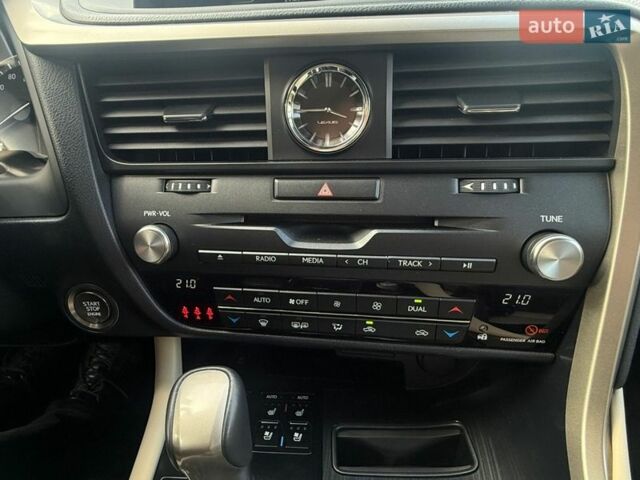 Сірий Лексус РХ, об'ємом двигуна 2 л та пробігом 20 тис. км за 51500 $, фото 29 на Automoto.ua