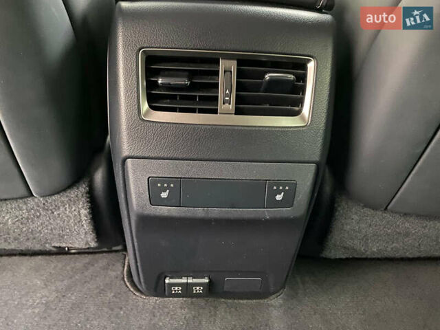 Сірий Лексус РХ, об'ємом двигуна 2 л та пробігом 27 тис. км за 49500 $, фото 24 на Automoto.ua