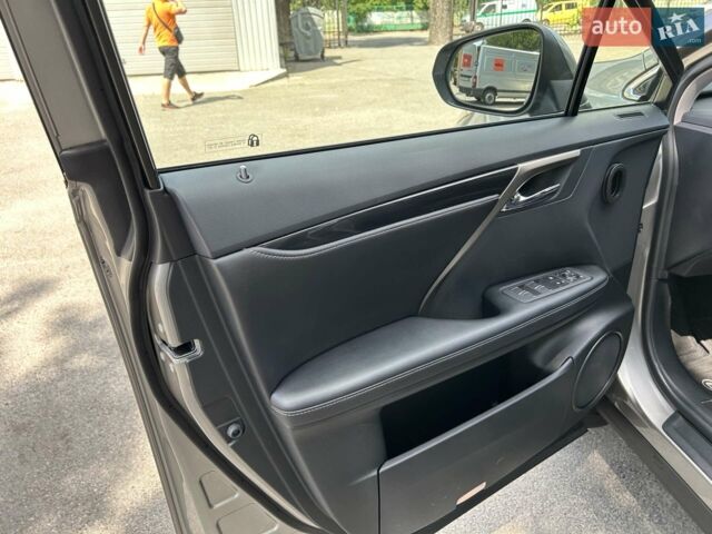 Сірий Лексус РХ, об'ємом двигуна 2 л та пробігом 26 тис. км за 50200 $, фото 9 на Automoto.ua