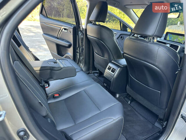 Серый Лексус РХ, объемом двигателя 2 л и пробегом 25 тыс. км за 52500 $, фото 46 на Automoto.ua