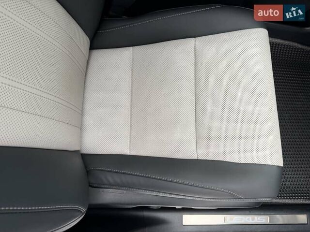 Серый Лексус РХ, объемом двигателя 3.46 л и пробегом 47 тыс. км за 53500 $, фото 22 на Automoto.ua