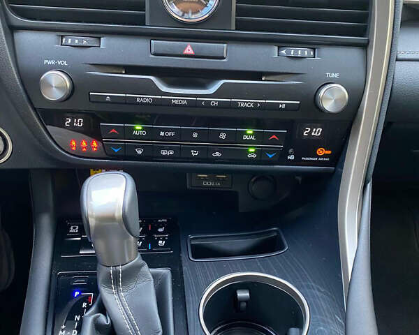 Сірий Лексус РХ, об'ємом двигуна 2 л та пробігом 27 тис. км за 49500 $, фото 16 на Automoto.ua