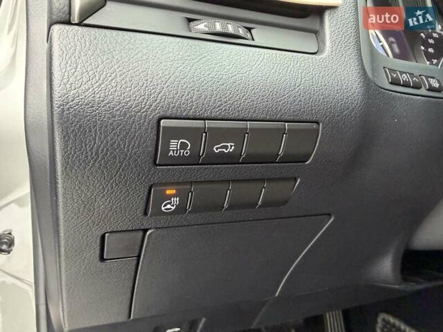 Серый Лексус РХ, объемом двигателя 3.46 л и пробегом 47 тыс. км за 53500 $, фото 25 на Automoto.ua