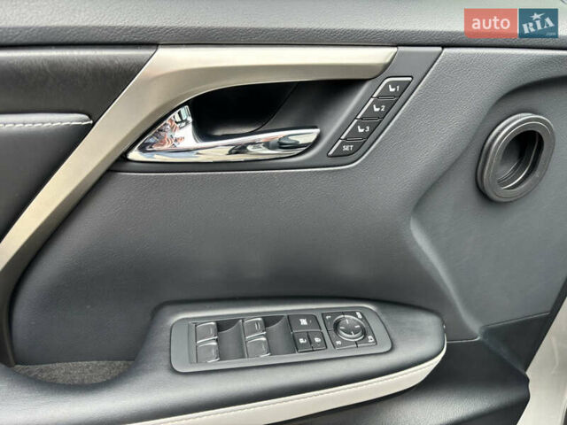 Серый Лексус РХ, объемом двигателя 3.46 л и пробегом 46 тыс. км за 52000 $, фото 13 на Automoto.ua