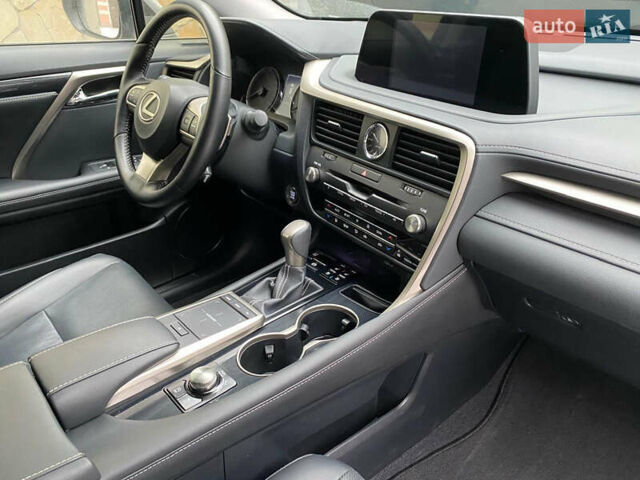 Сірий Лексус РХ, об'ємом двигуна 2 л та пробігом 27 тис. км за 49500 $, фото 4 на Automoto.ua