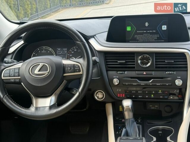 Сірий Лексус РХ, об'ємом двигуна 2 л та пробігом 20 тис. км за 51500 $, фото 18 на Automoto.ua