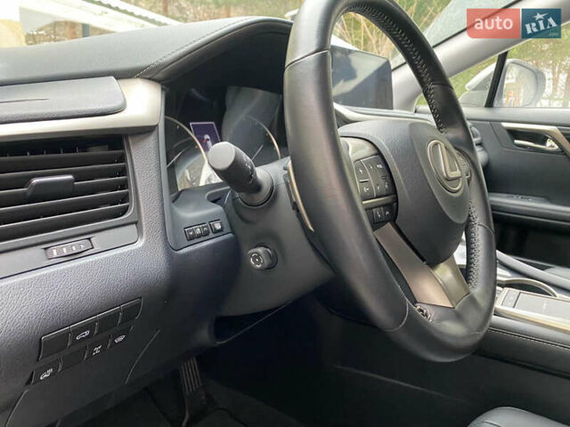 Сірий Лексус РХ, об'ємом двигуна 2 л та пробігом 27 тис. км за 49500 $, фото 5 на Automoto.ua