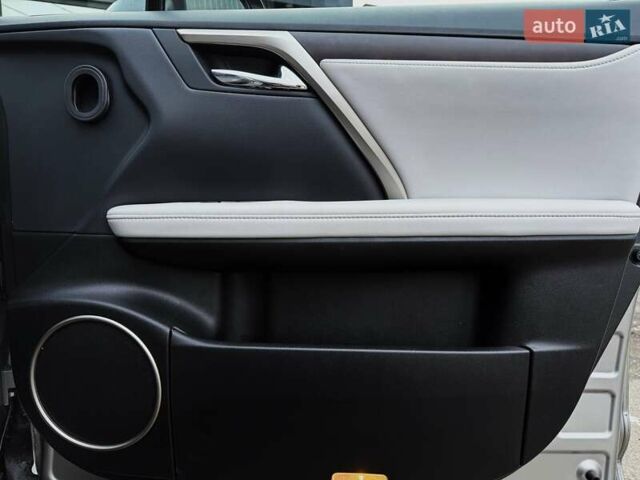 Сірий Лексус РХ, об'ємом двигуна 3.5 л та пробігом 48 тис. км за 56499 $, фото 35 на Automoto.ua