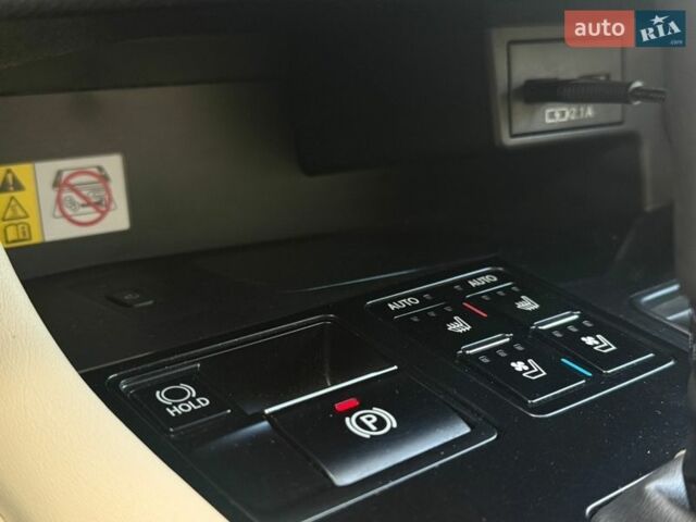 Сірий Лексус РХ, об'ємом двигуна 2 л та пробігом 20 тис. км за 51500 $, фото 27 на Automoto.ua