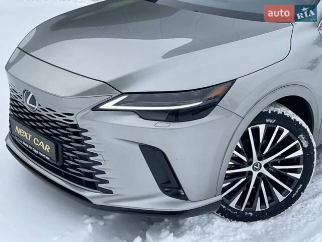 Серый Лексус РХ, объемом двигателя 2.5 л и пробегом 26 тыс. км за 82000 $, фото 1 на Automoto.ua