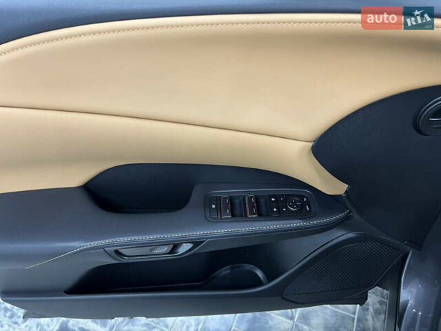 Серый Лексус РХ, объемом двигателя 2.5 л и пробегом 50 тыс. км за 74999 $, фото 17 на Automoto.ua