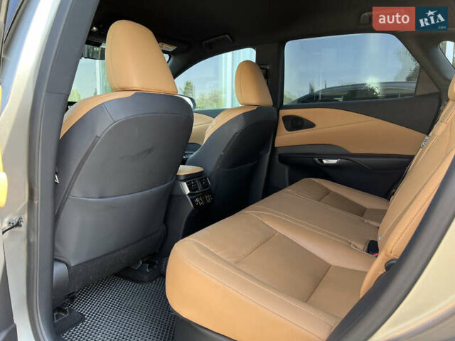 Сірий Лексус РХ, об'ємом двигуна 2.39 л та пробігом 20 тис. км за 70500 $, фото 25 на Automoto.ua
