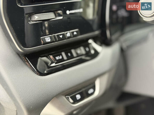 Серый Лексус РХ, объемом двигателя 2.39 л и пробегом 51 тыс. км за 59999 $, фото 17 на Automoto.ua