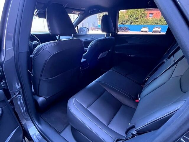 Сірий Лексус РХ, об'ємом двигуна 2.4 л та пробігом 22 тис. км за 72700 $, фото 7 на Automoto.ua