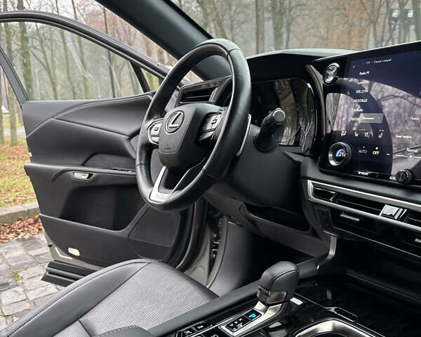 Серый Лексус РХ, объемом двигателя 2.39 л и пробегом 40 тыс. км за 63999 $, фото 32 на Automoto.ua