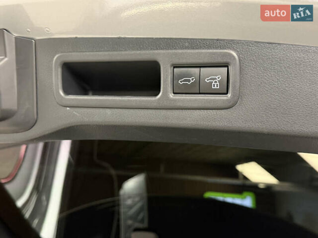 Серый Лексус РХ, объемом двигателя 2.39 л и пробегом 45 тыс. км за 64990 $, фото 49 на Automoto.ua