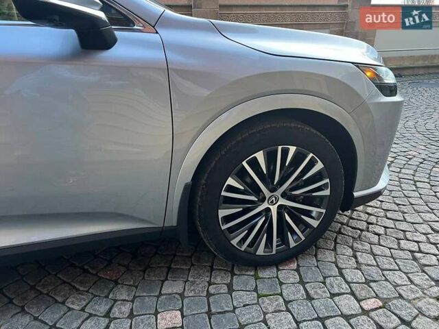 Сірий Лексус РХ, об'ємом двигуна 2.4 л та пробігом 50 тис. км за 66500 $, фото 1 на Automoto.ua