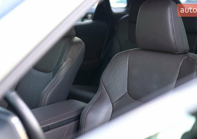 Серый Лексус РХ, объемом двигателя 2.5 л и пробегом 19 тыс. км за 82135 $, фото 16 на Automoto.ua