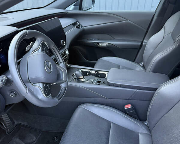 Сірий Лексус РХ, об'ємом двигуна 2.4 л та пробігом 50 тис. км за 55500 $, фото 10 на Automoto.ua