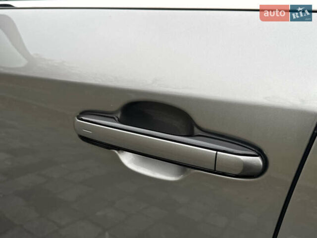 Серый Лексус РХ, объемом двигателя 2.39 л и пробегом 40 тыс. км за 63999 $, фото 134 на Automoto.ua