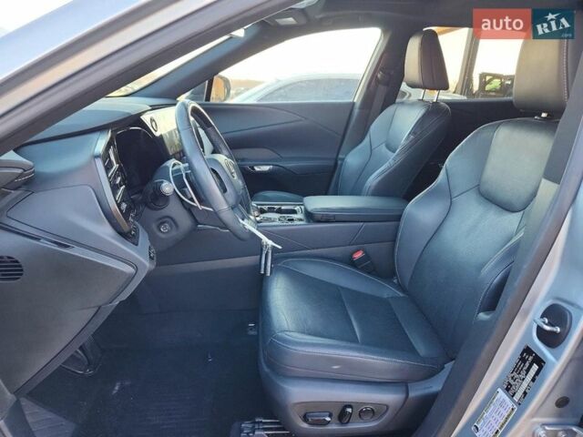 Серый Лексус РХ, объемом двигателя 2.5 л и пробегом 70 тыс. км за 30000 $, фото 6 на Automoto.ua