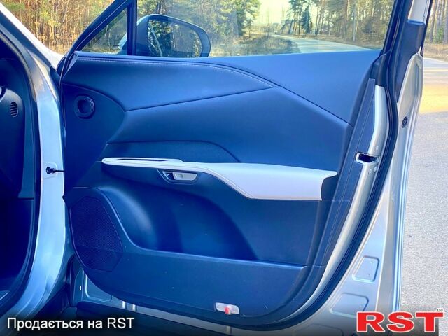 Серый Лексус РХ, объемом двигателя 2.5 л и пробегом 33 тыс. км за 63500 $, фото 6 на Automoto.ua