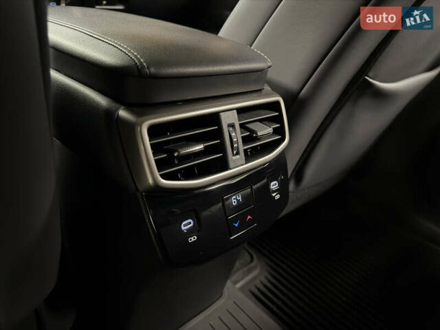 Серый Лексус РХ, объемом двигателя 2.39 л и пробегом 45 тыс. км за 64990 $, фото 44 на Automoto.ua