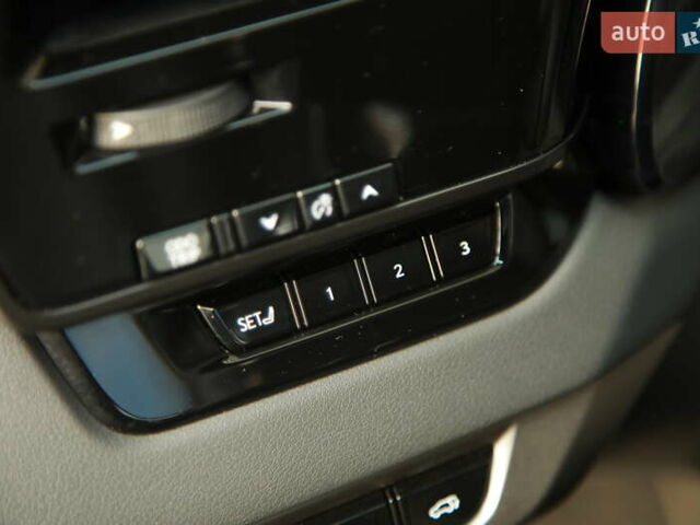 Сірий Лексус РХ, об'ємом двигуна 2.39 л та пробігом 16 тис. км за 77000 $, фото 32 на Automoto.ua