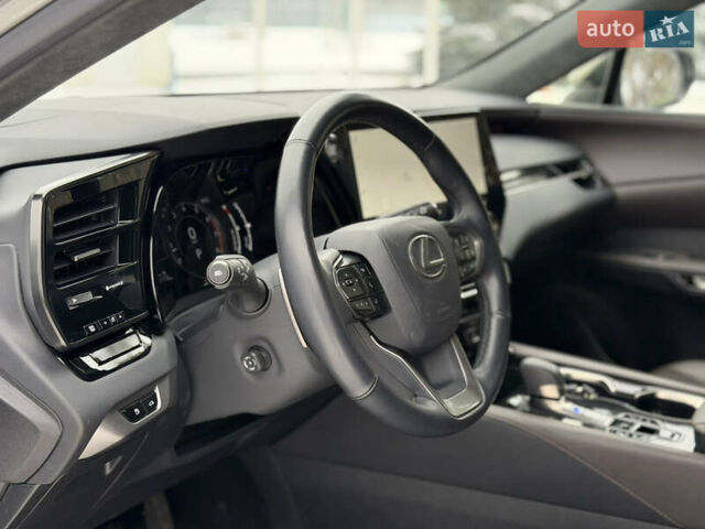 Серый Лексус РХ, объемом двигателя 2.39 л и пробегом 51 тыс. км за 59999 $, фото 11 на Automoto.ua