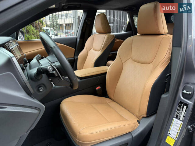 Сірий Лексус РХ, об'ємом двигуна 2.39 л та пробігом 32 тис. км за 56500 $, фото 10 на Automoto.ua